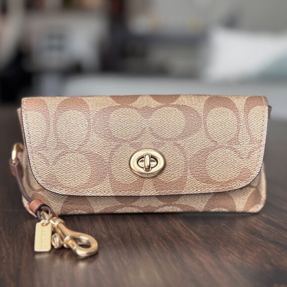 Coach - Signature Canvas Sunglass Case Twistlock - Brown Classic - Picture 1 of 4